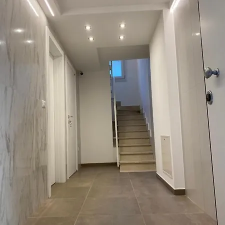 Vintage Apartment